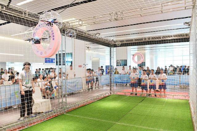 足球也能在空中踢？无人机足球世界杯中国区选拔赛在成都开赛