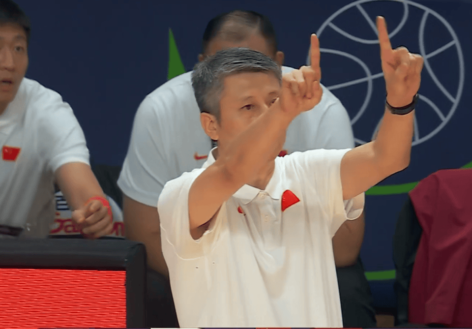 不靠能力不靠天赋!郭士强男篮成绩好的原因,对CBA超巨是个讽刺