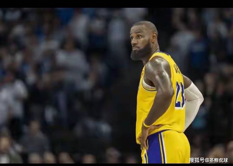 心寒，詹姆斯：在湖(hú)人(rén)队勤勤懇(kěn)懇(kěn)打(dǎ)了6年比赛，湖(hú)人(rén)队却不当他是自(zì)家人(rén)