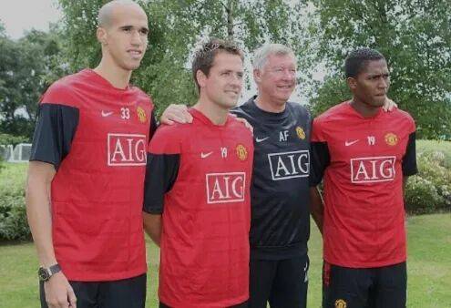 费迪南德、欧文对谈：改善队内环境，是曼联复兴的必要条件！