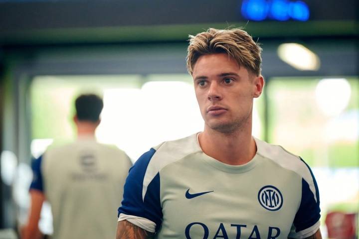 官方：国米中(zhōng)场紥(zhā)莱夫斯基转会亚特兰大