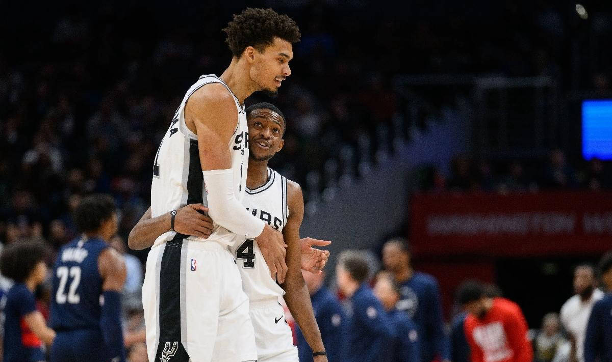 圣安(ān)东尼奥馬(mǎ)刺续约達(dá)龙福克斯(sī)，获得嘉(jiā)奖229亿美元合同资格