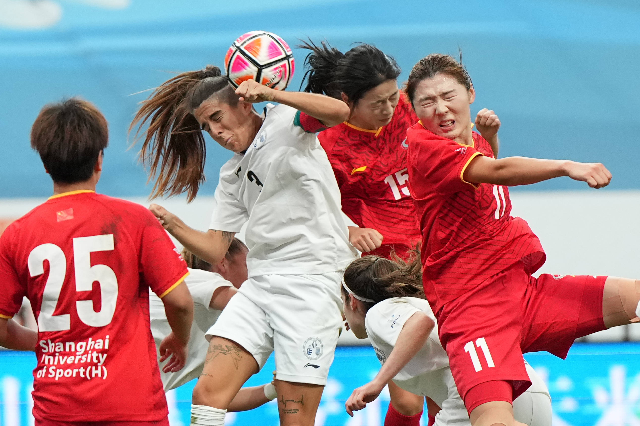 (体育)足球——国际大体联足球世界杯揭幕战:上海体育大学女队胜瓦伦西亚大学女队