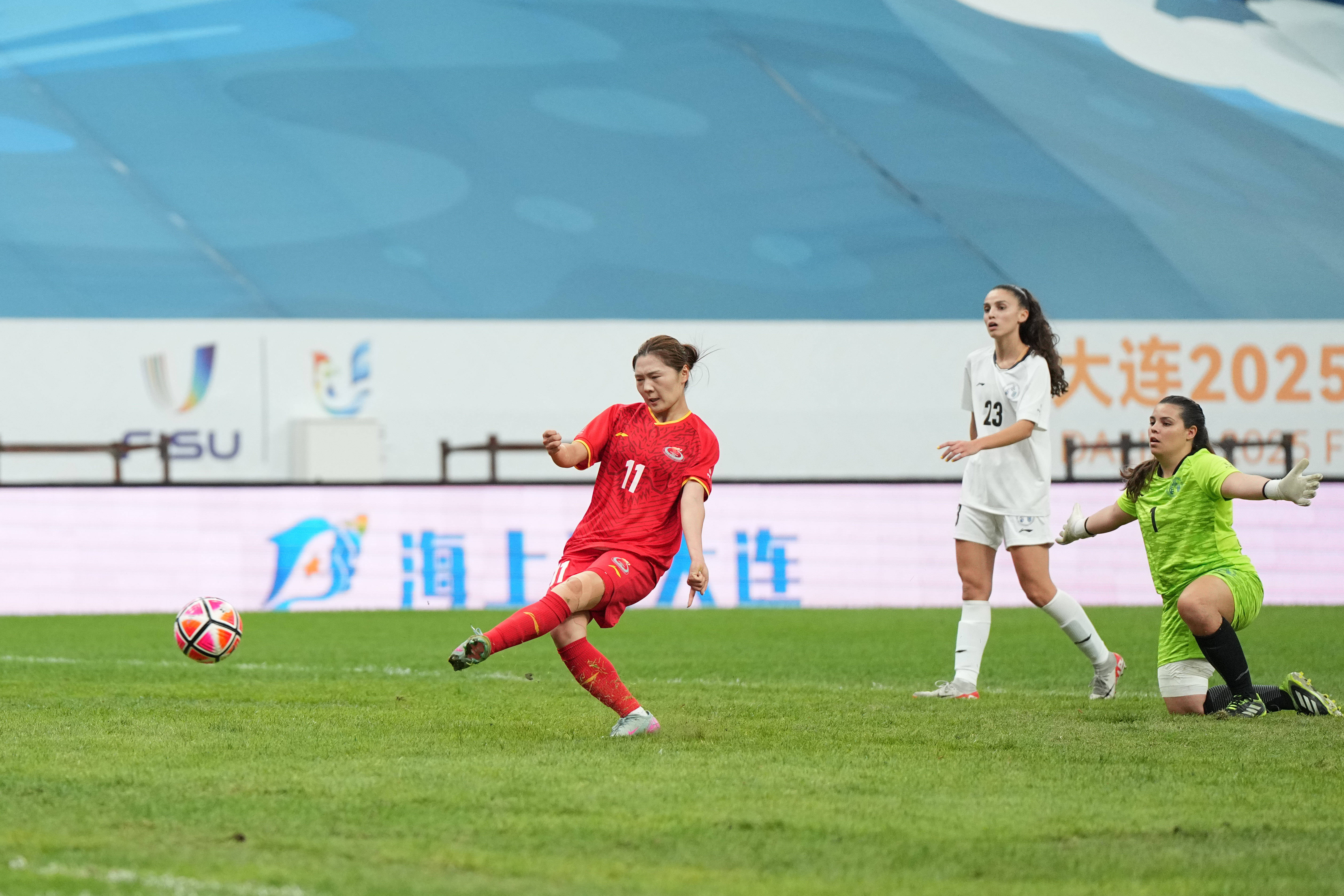 (体育)足球——国际大体联足球世界杯揭幕战:上海体育大学女队胜瓦伦西亚大学女队