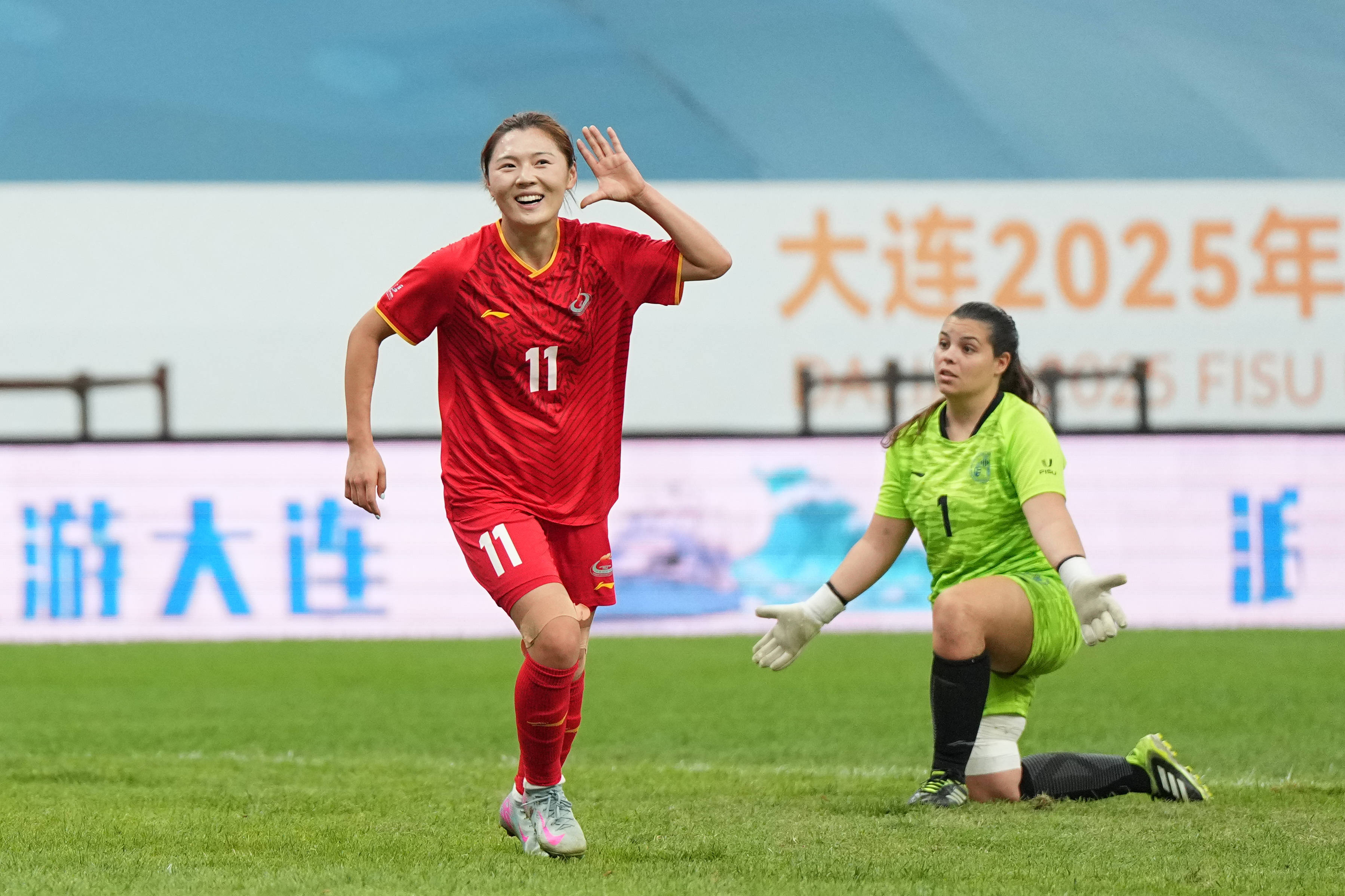 (体育)足球——国际大体联足球世界杯揭幕战:上海体育大学女队胜瓦伦西亚大学女队