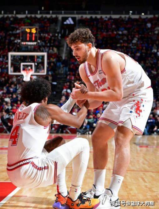 恭喜火箭队!范乔丹后继有人?杜兰特点名21岁新人,首发位再添竞争者