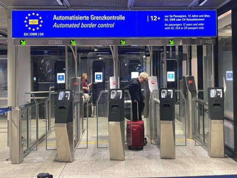 在法兰尅(kè)福转机