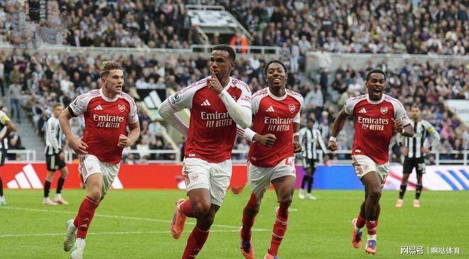 英超积分榜：阿森纳2-0领先，曼联升至第八，热刺排名第三