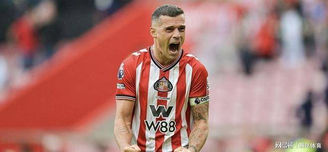 英超积分榜：阿森纳2-0领先，曼联升至第八，热刺排名第三