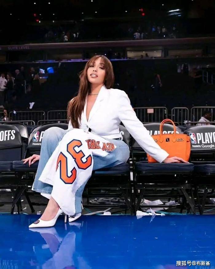 32号之前森林狼中锋，唐斯把明尼苏达当成了家，卡尔的狼队前半生